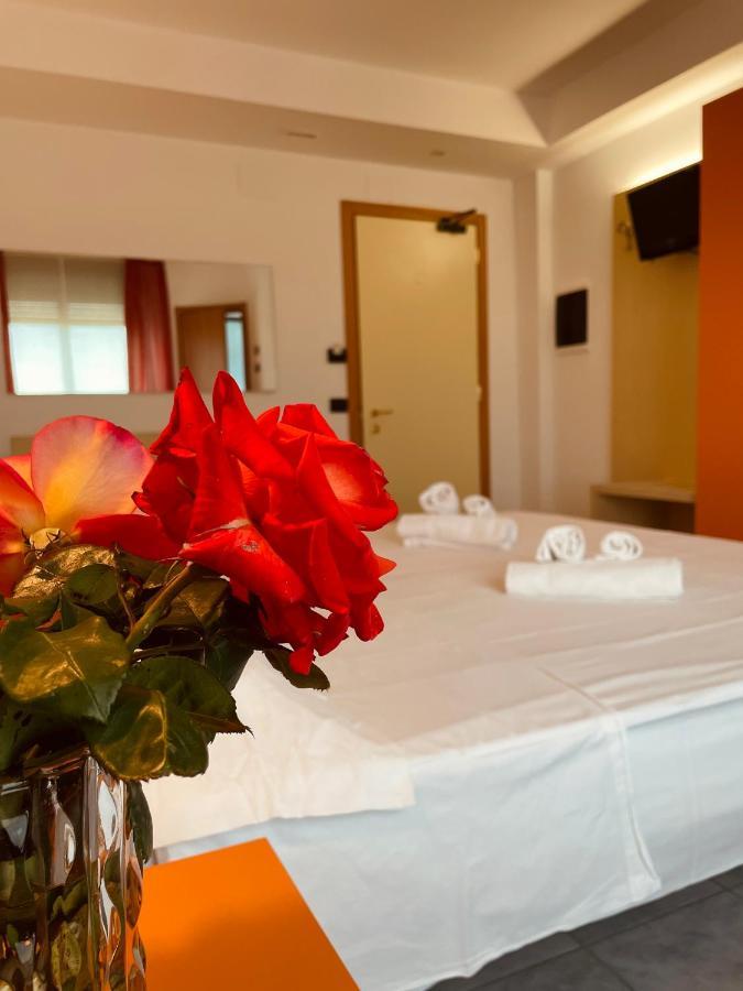 Hotel Grecale - Venturina Terme Bagian luar foto