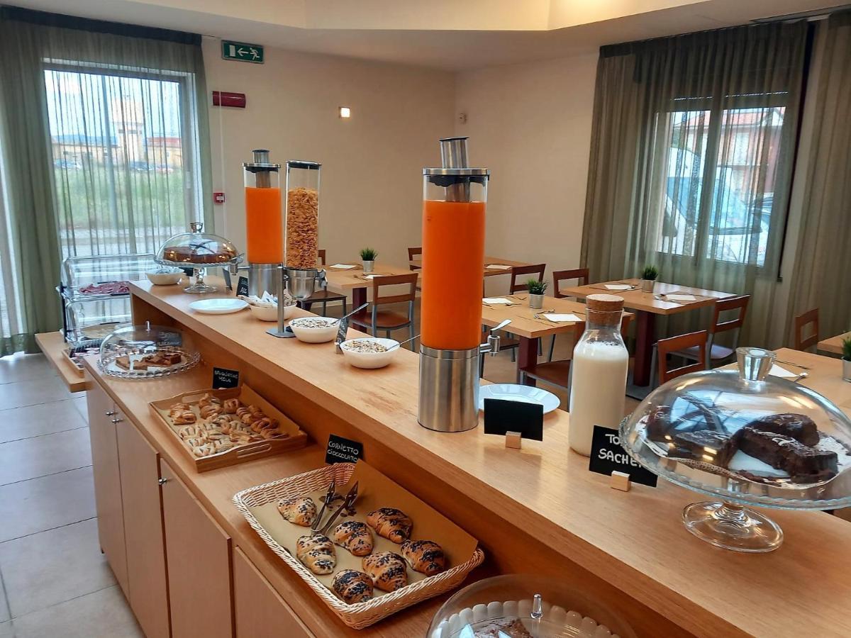 Hotel Grecale - Venturina Terme Bagian luar foto