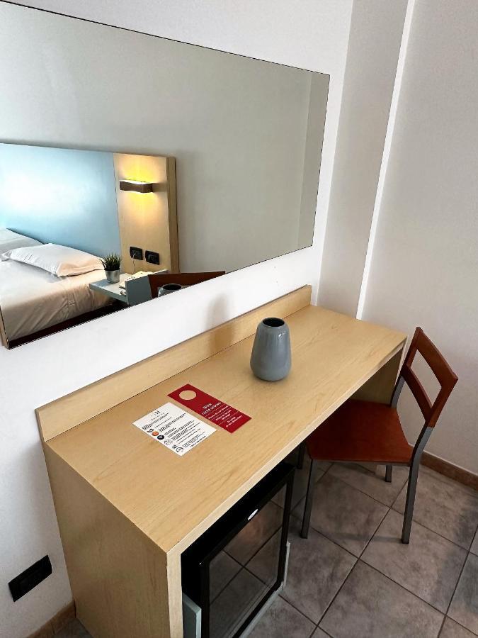 Hotel Grecale - Venturina Terme Bagian luar foto